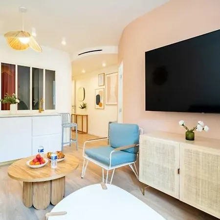 Beautiful 2bdr Flat - Hyper Centre St Tropez Lägenhet *